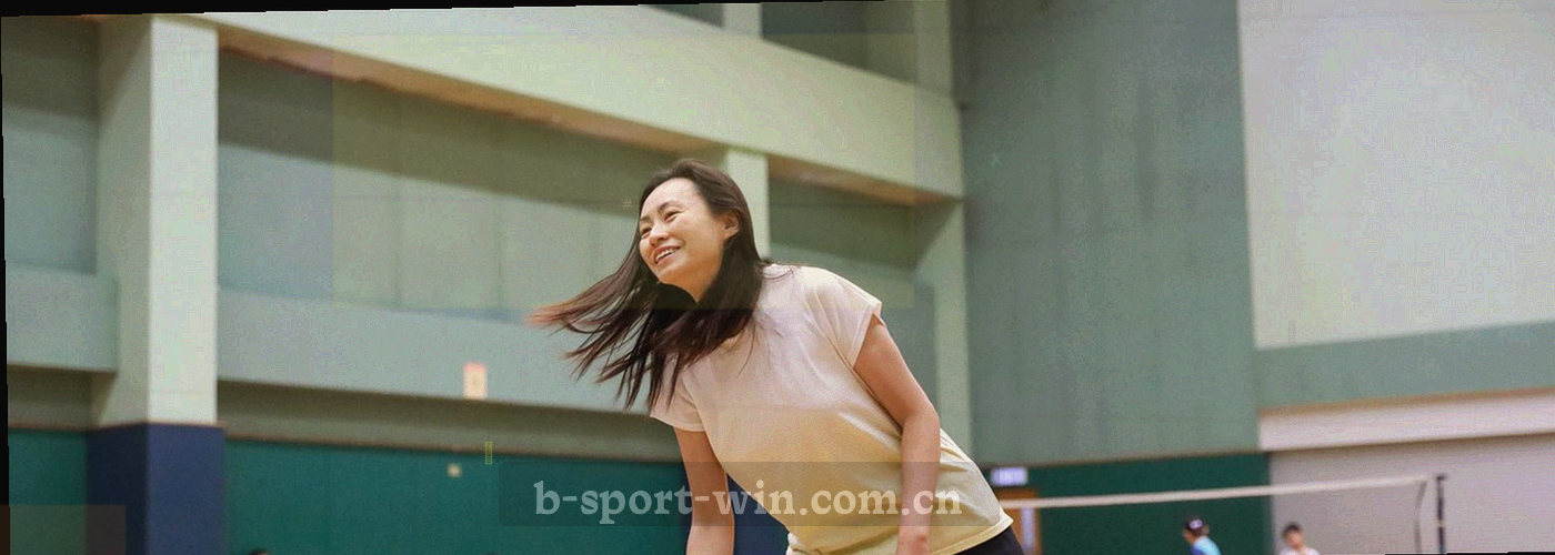 转播控制台一角的几块屏幕斜向排列，冷白光与青绿数据反光交织，画面内容不可读